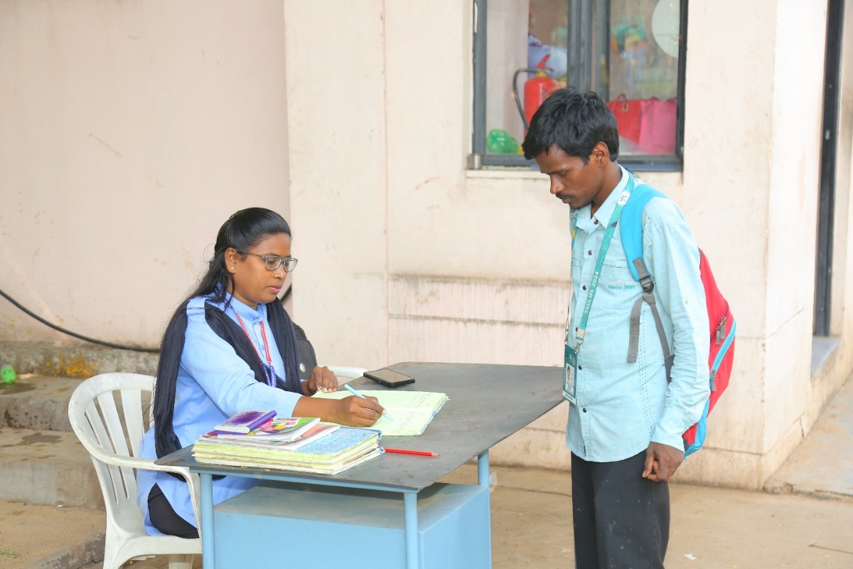 Security Guard for Front Office Management